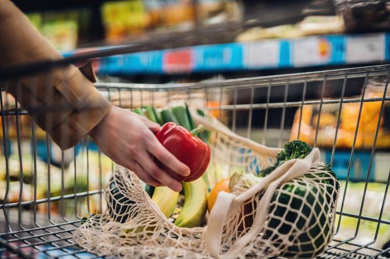 Grocery shopping with a child